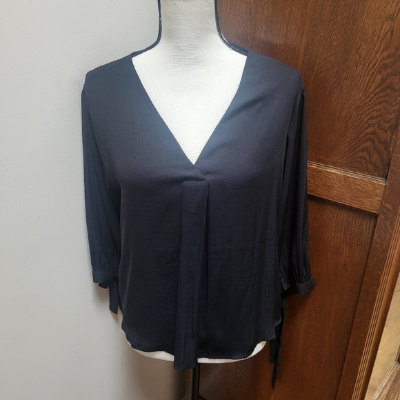 NWT Versatile Flowy Black Blouse by WHBM Size XS - Picture 5 of 6